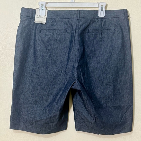 NWT Van Heusen City Smart Bermuda Shorts, Size 14 - Picture 2 of 5